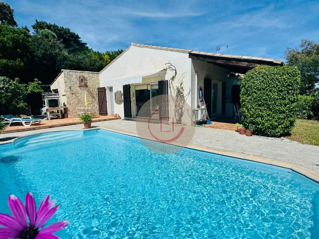 Maison à MANDELIEU-LA-NAPOULE