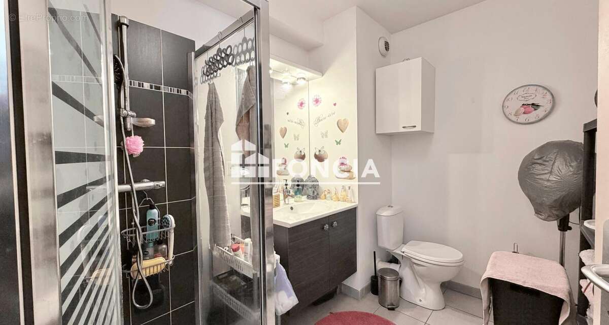 Appartement à COGOLIN