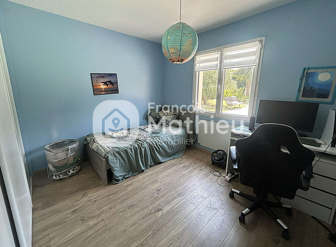 Relevant - Maison T5 avec piscine, garage, dépendance et terrain d'environ 1031m2. - photo 13