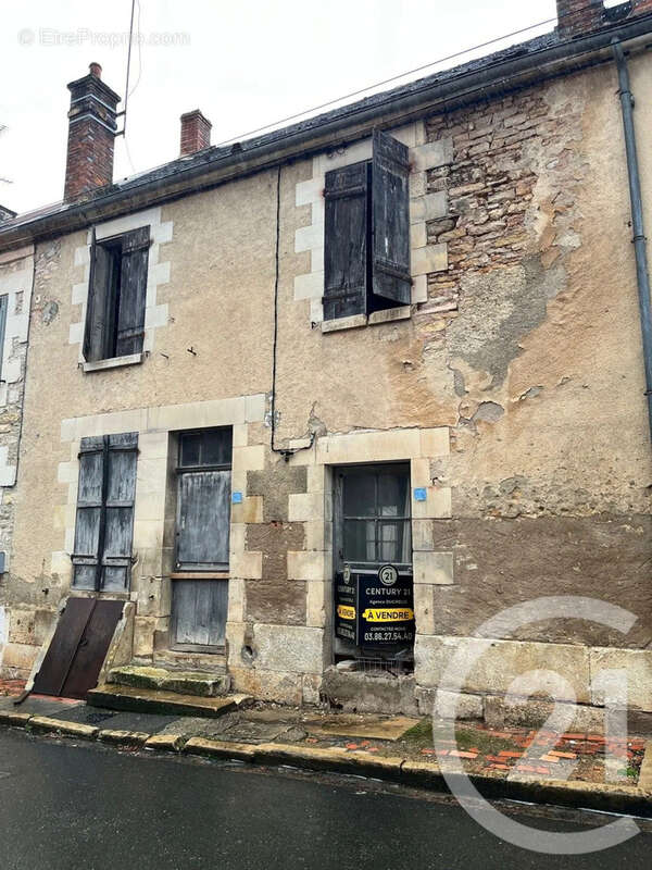 Maison à ENTRAINS-SUR-NOHAIN