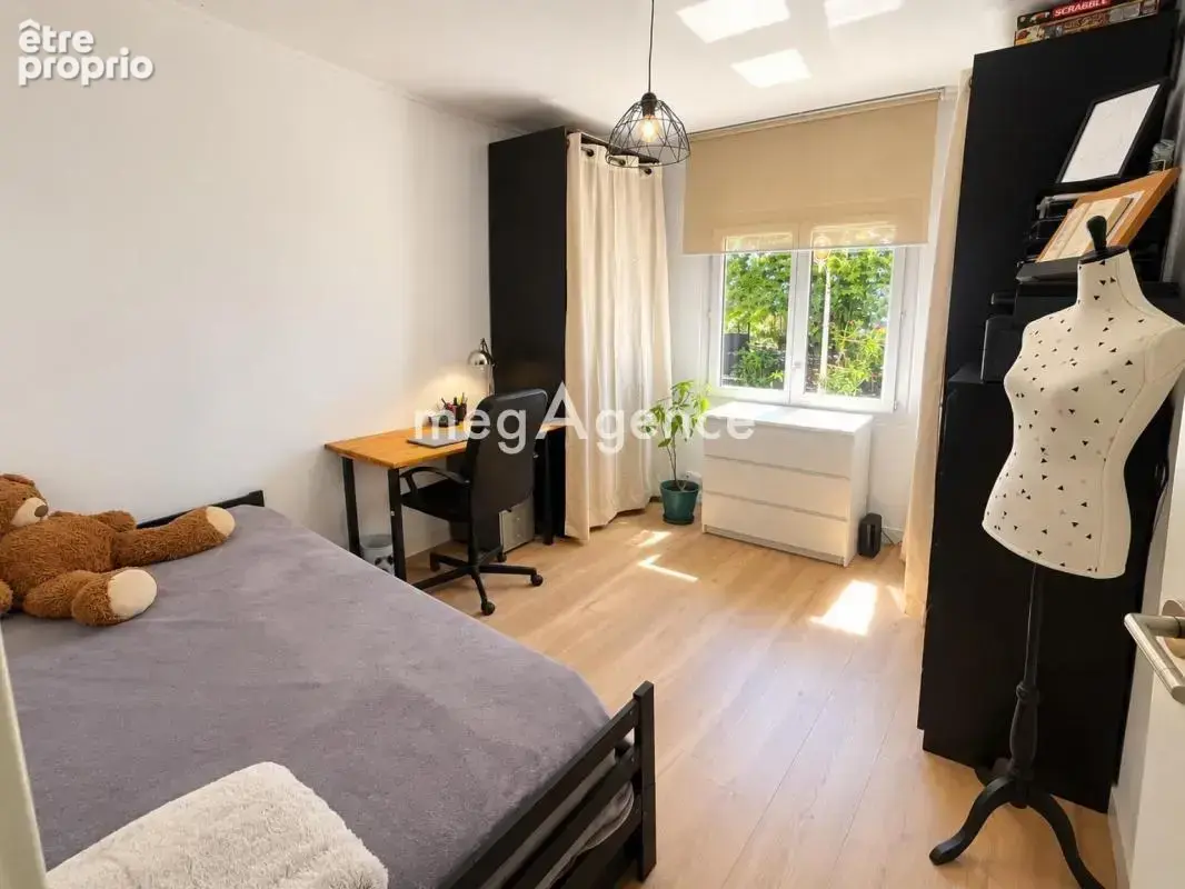 Six-fours-maison de plain-pied avec jardin paysagé - photo 9