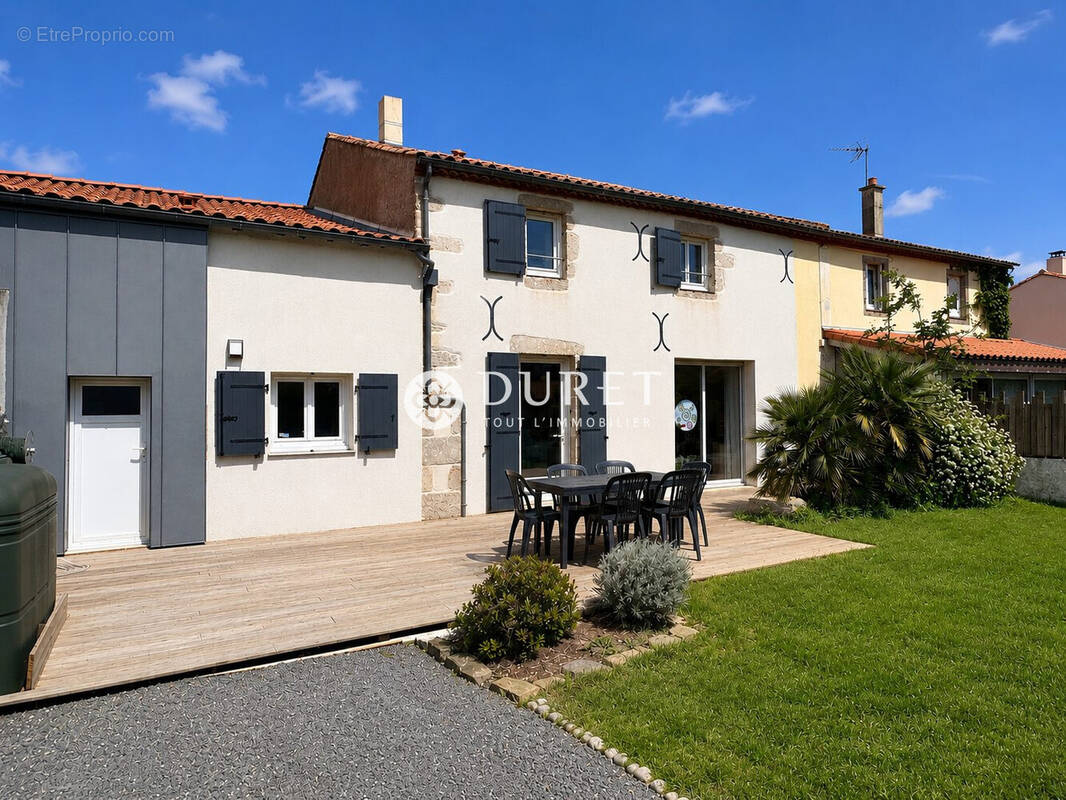 Maison à MONTAIGU