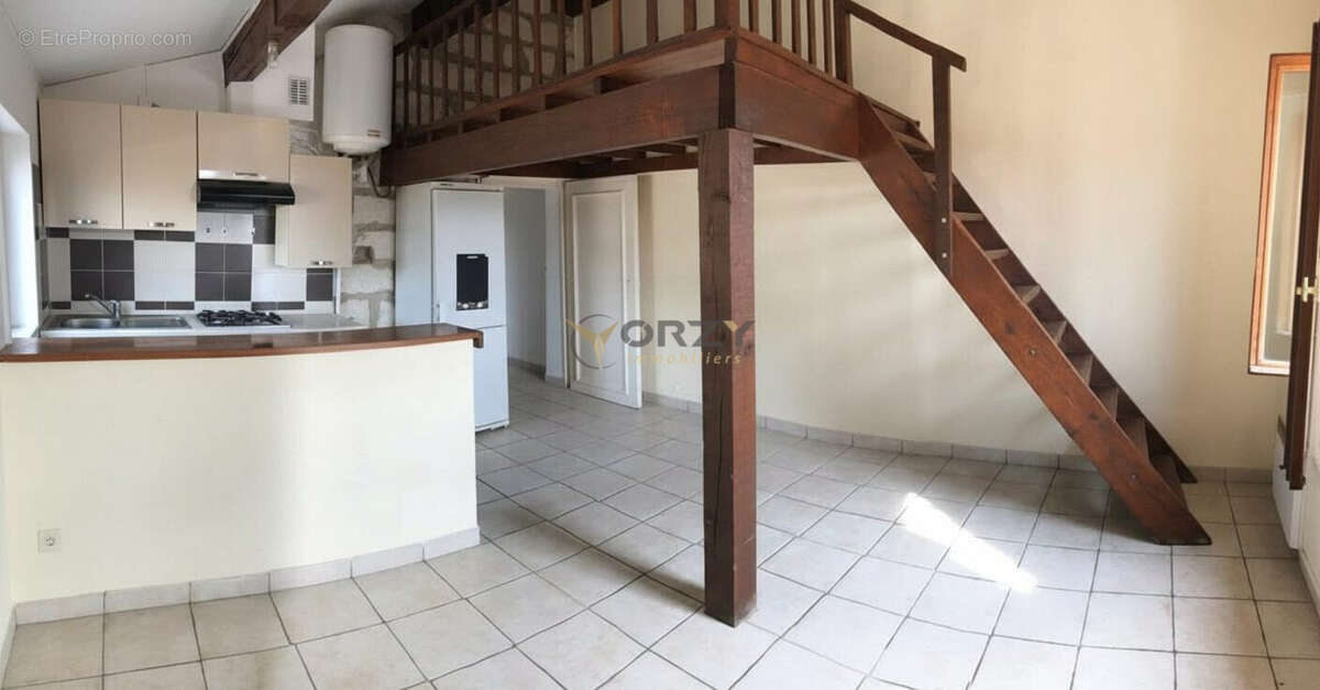 Appartement 39 m² à Saint-Chamas  - photo 6