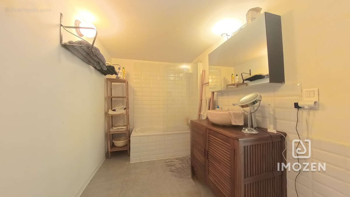 Propriété de caractère avec dépendances, piscine et terrain de 5 809 m2 - photo 18