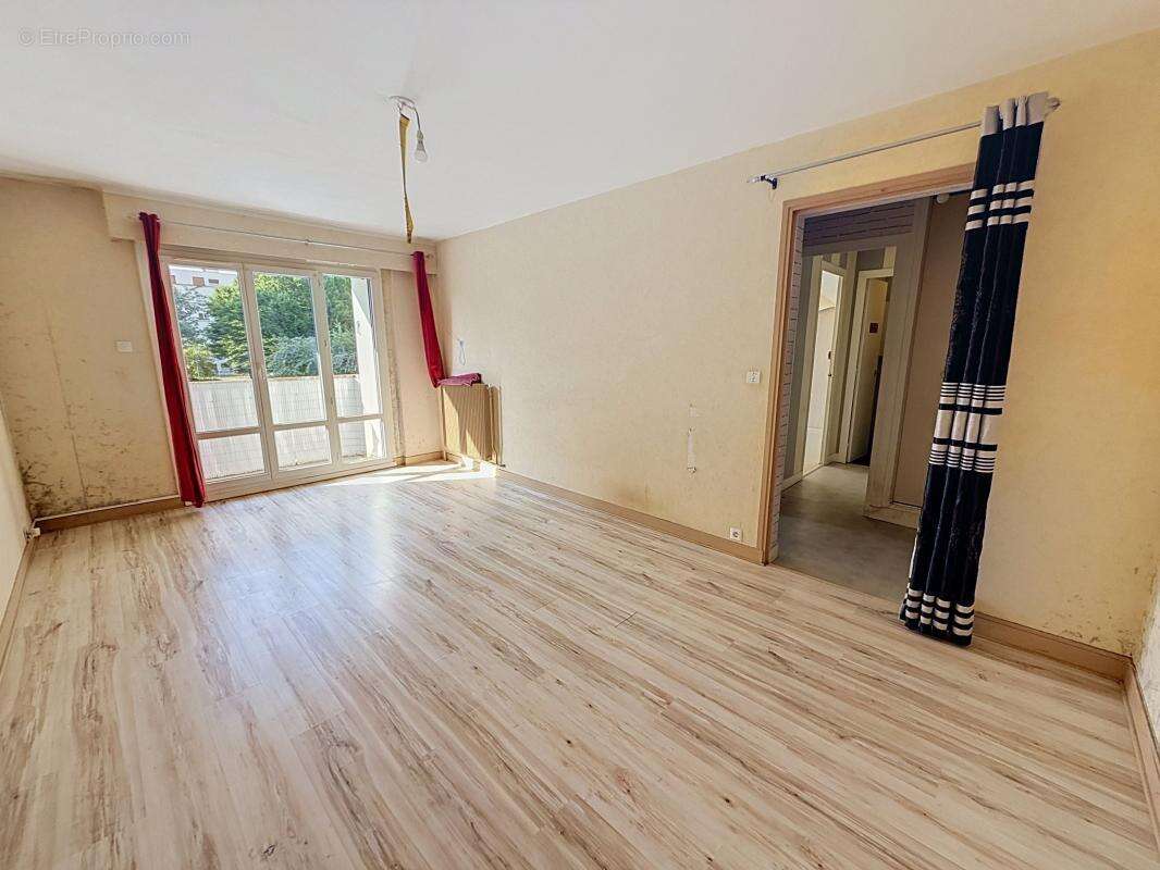 Appartement à rénover - photo 2
