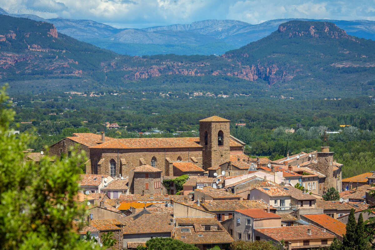 Maison à ROQUEBRUNE-SUR-ARGENS
