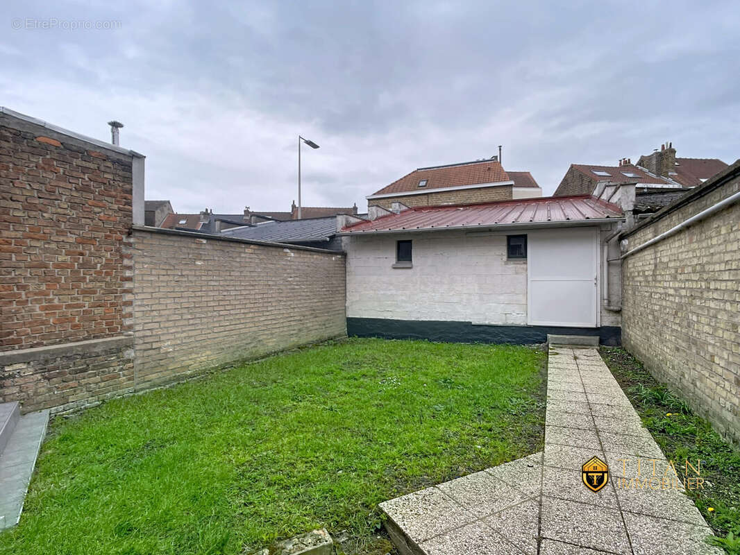 NOUVEAUTÉ  Maison 107 m²  4 chambres  Double garage  Coudekerque-Branche (Sainte-Germaine) - Maison à COUDEKERQUE-BRANCHE