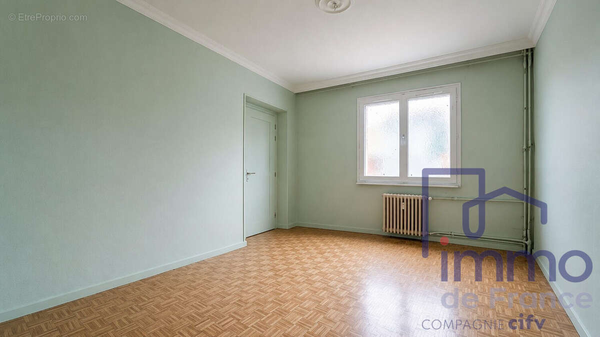 Appartement 82 m² à Saint-Etienne  - photo 3