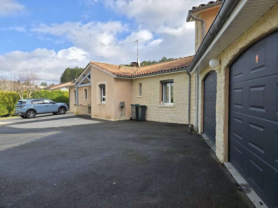 Maison à COULOUNIEIX-CHAMIERS