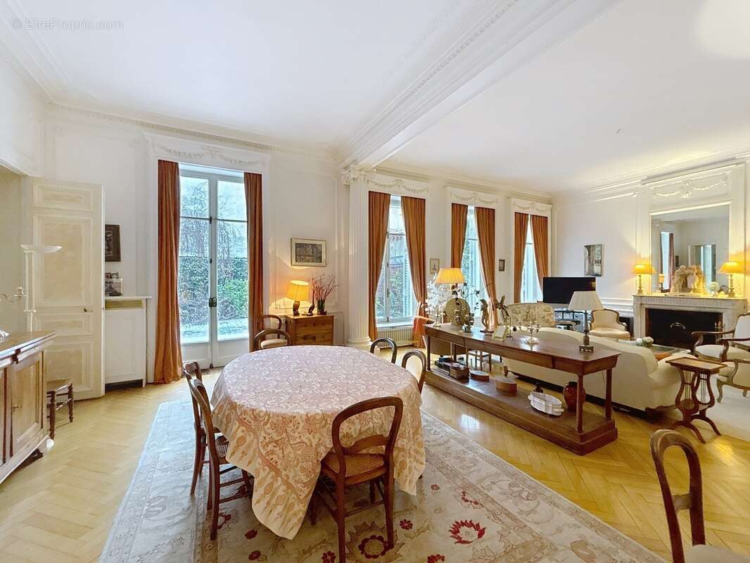 Appartement à vendre 7 pièces, jardin et parkings REIMS (51) - photo 23