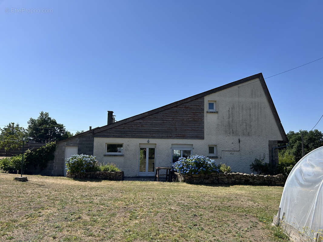 Maison à MEYMAC