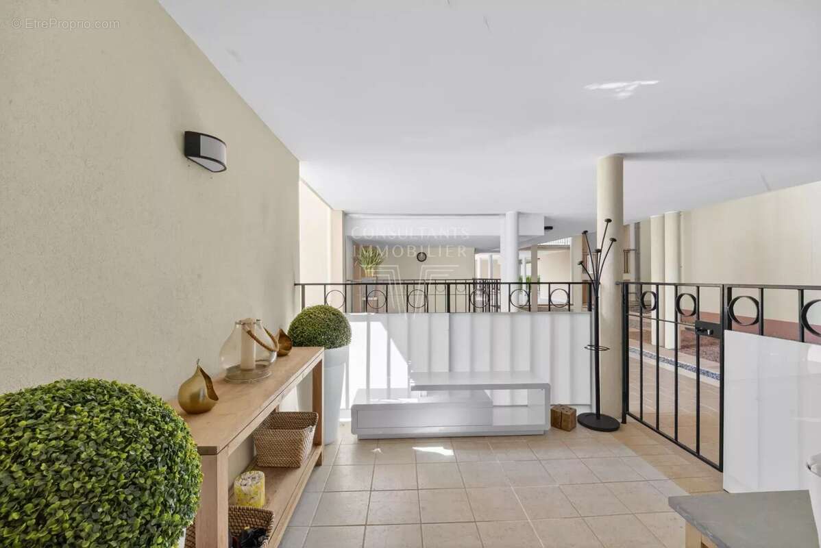 Appartement à MANDELIEU-LA-NAPOULE