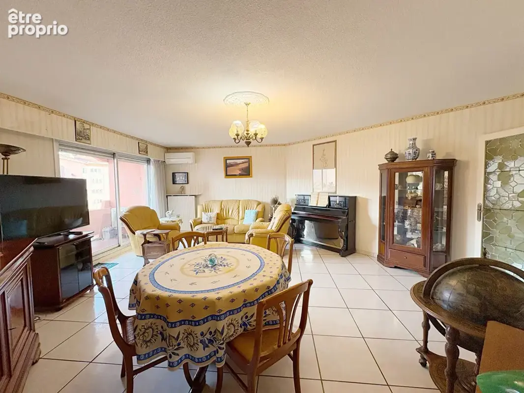 Appartement à HYERES