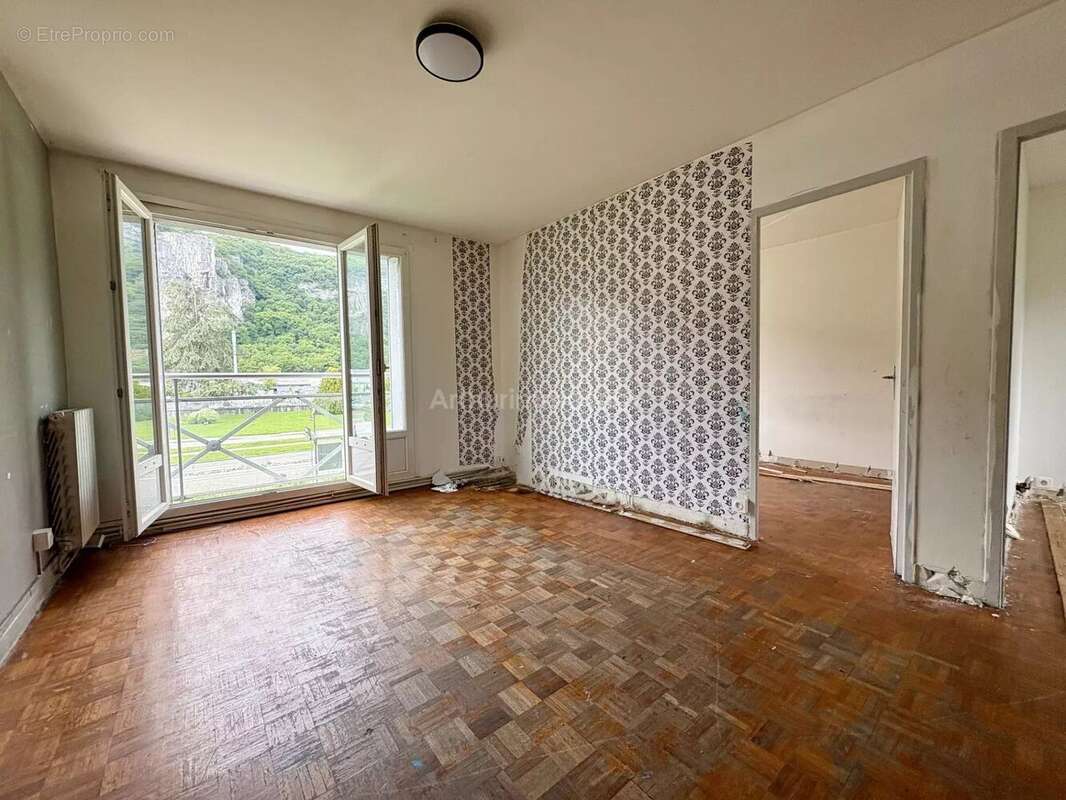 Appartement à FONTAINE