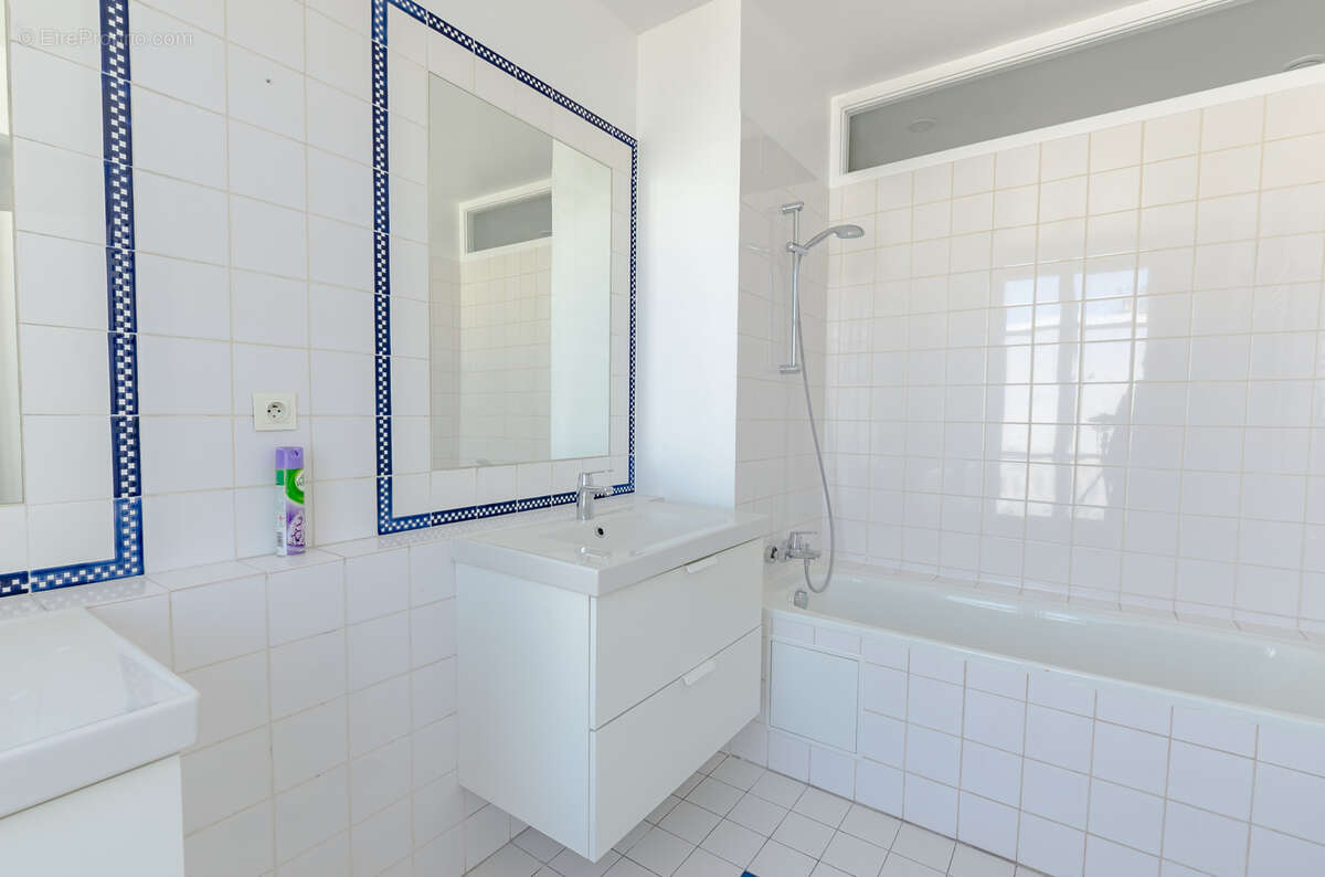 Appartement à PARIS-8E