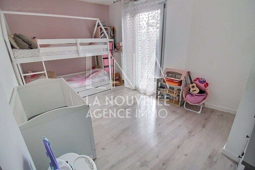 Appartement à LES LILAS