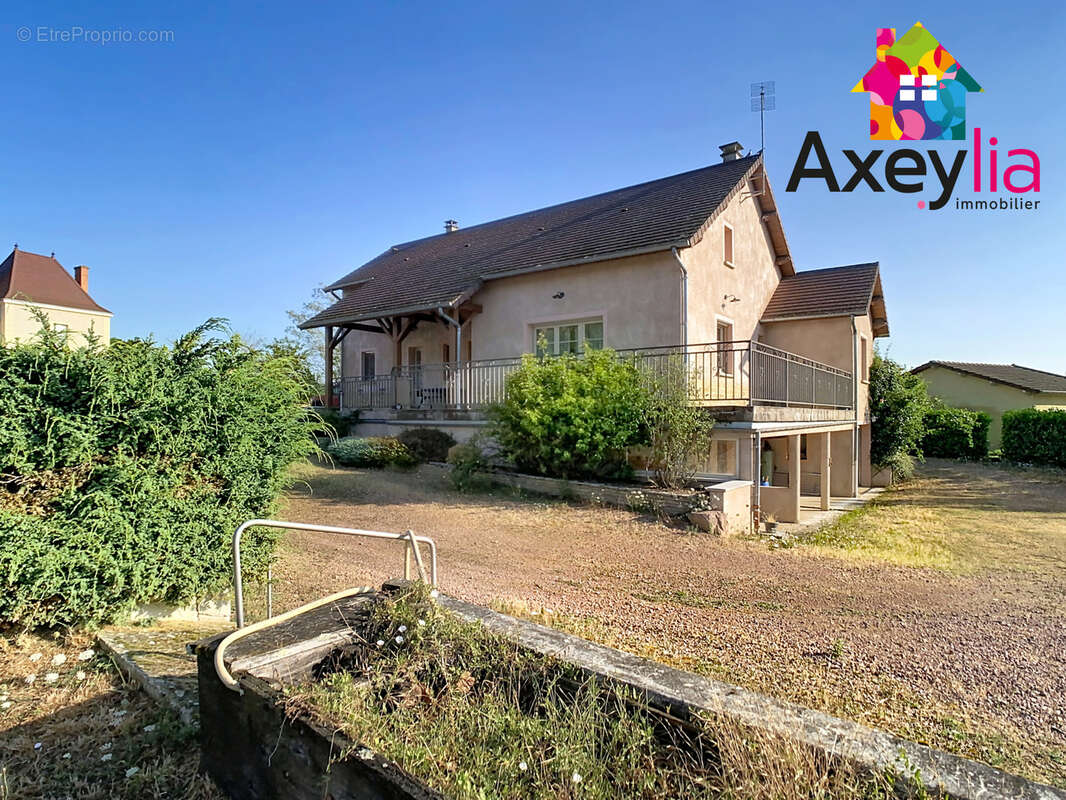 A vendre- chenay le châtel- maison de 2003 sur terrain de 2783 m2 - photo 2