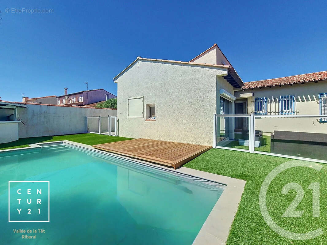 Maison à SAINT-ESTEVE