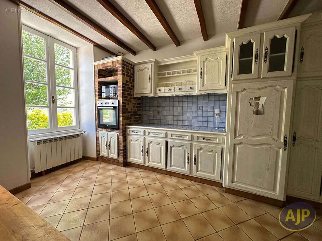 Maison à JARNAC-CHAMPAGNE