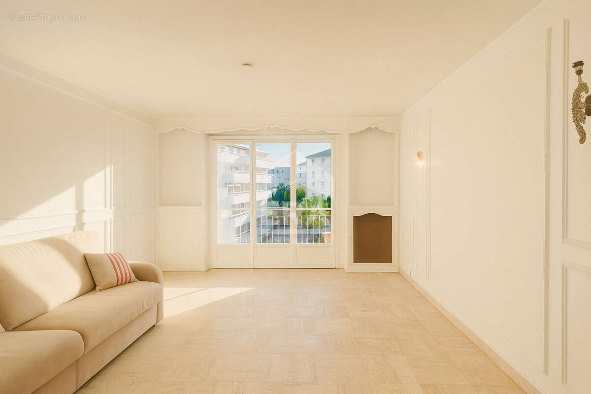 Appartement à MANDELIEU-LA-NAPOULE