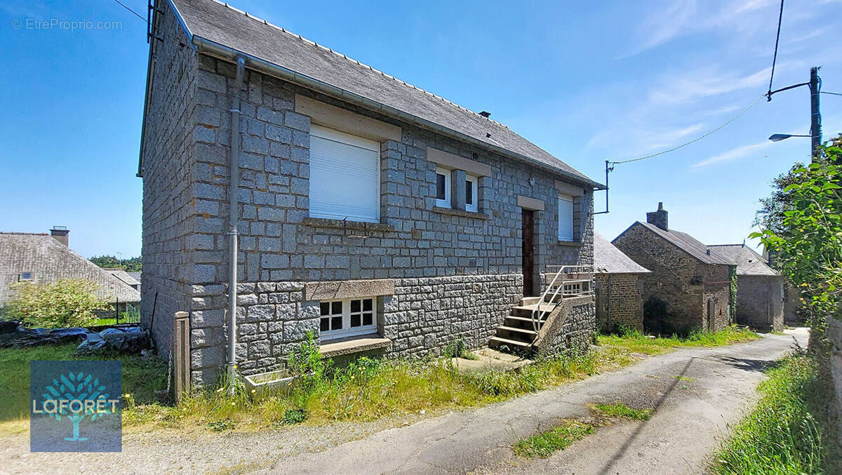 Maison à MONTOURS