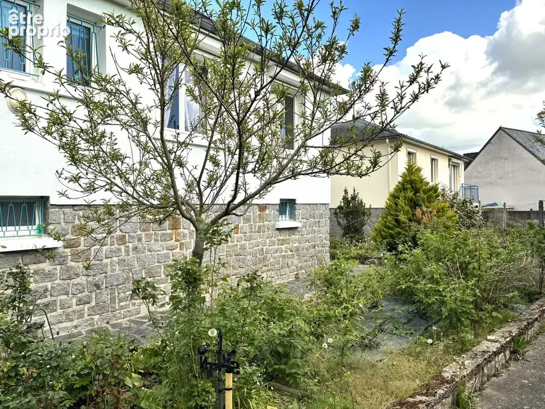 Maison 136 m² à Laval  - photo 2