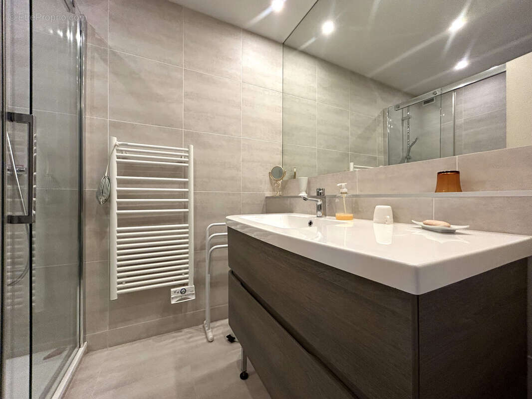 Appartement à COGOLIN
