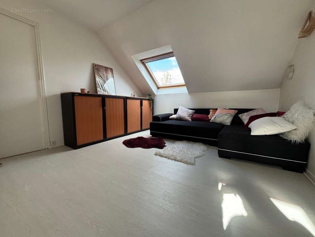 Maison à SAINT-PIERRE-DU-PERRAY