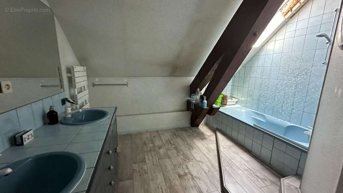 Appartement à VOUJEAUCOURT