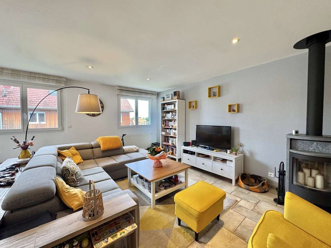 Appartement à STEINBRUNN-LE-HAUT
