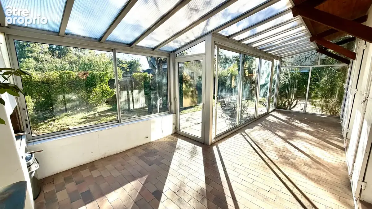 Villa de plain pied de 130 m² habitable avec dépendance sur 1300 m² de jardin clos et arboré - photo 3