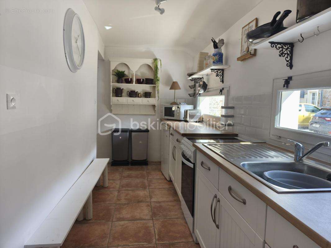 Maison à LASSAY-LES-CHATEAUX