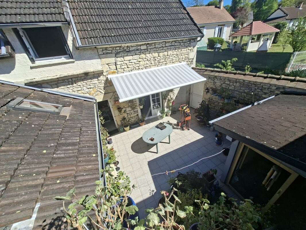 Maison à VARENNES-VAUZELLES