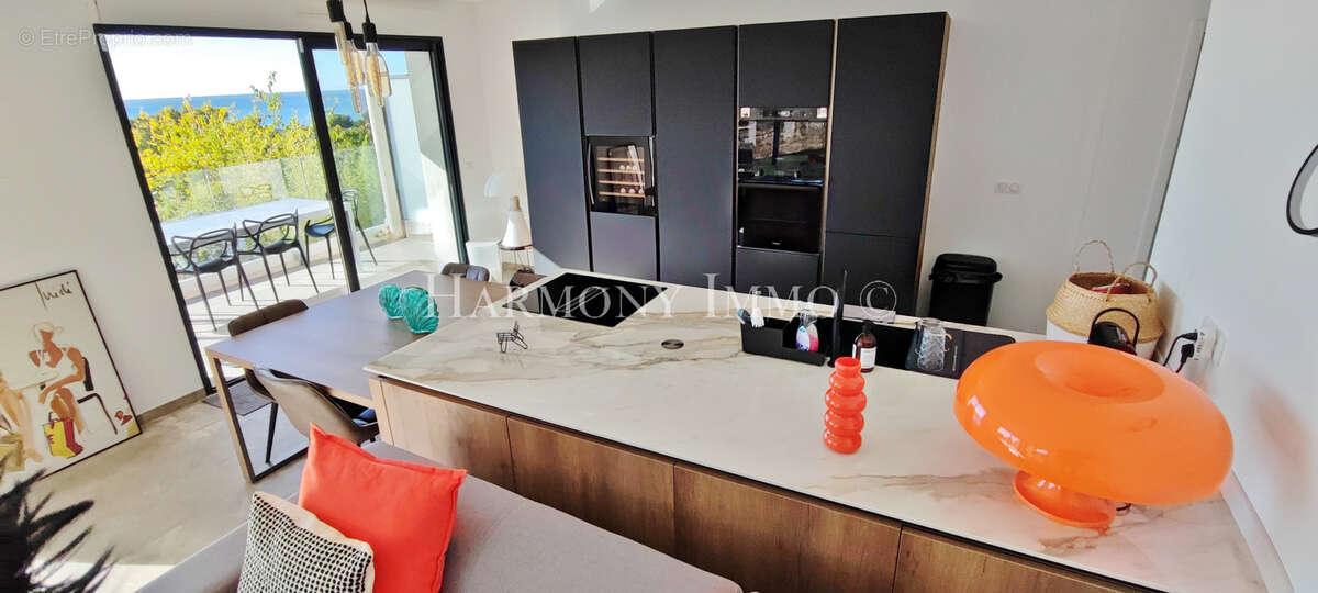 Vue Mer- Appartement T4 de 100m2 en rez-de-jardin à Bandol 83 150 (Var) - photo 4