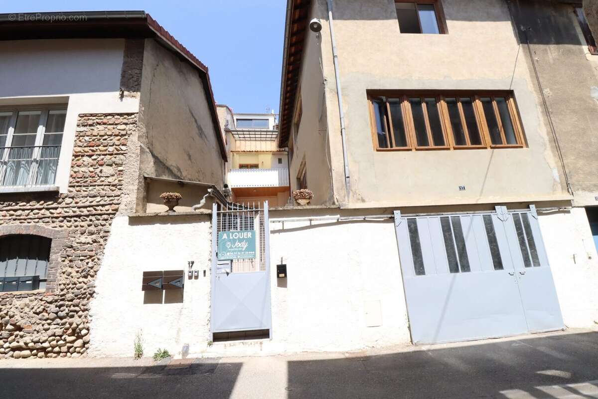 Appartement 421 m² à La Cote-Saint-Andre  - photo 2