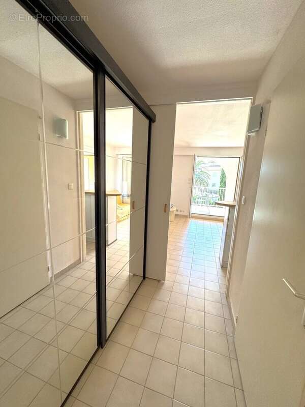 Appartement à LA LONDE-LES-MAURES