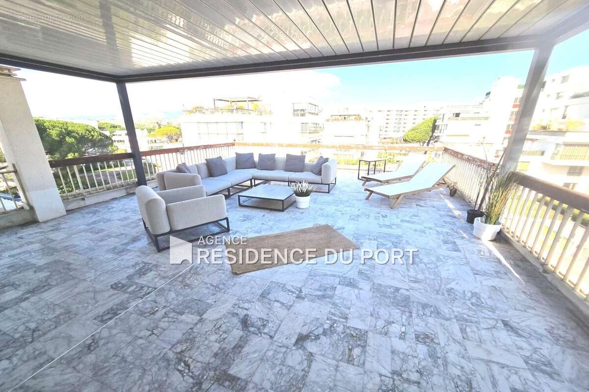 Appartement à MANDELIEU-LA-NAPOULE