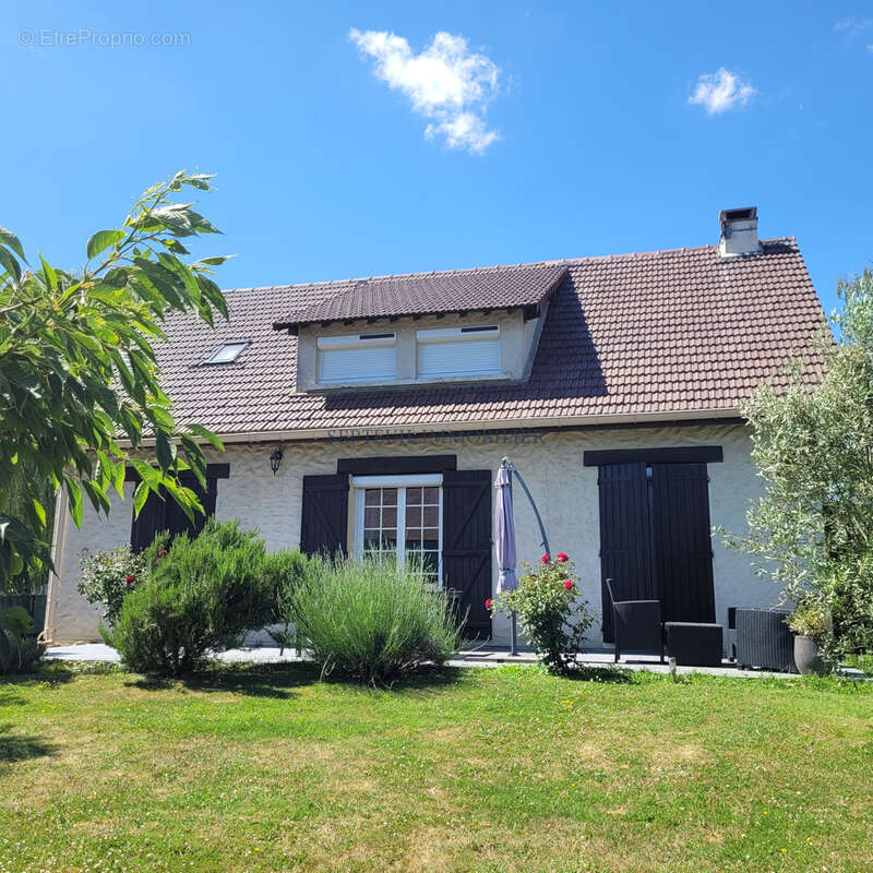 Maison à CIVRY-LA-FORET