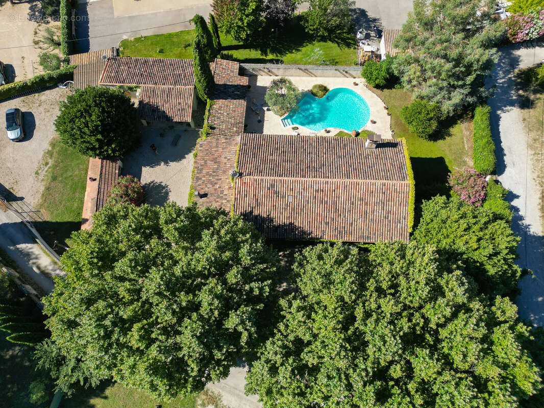 Maison à LE PUY-SAINTE-REPARADE