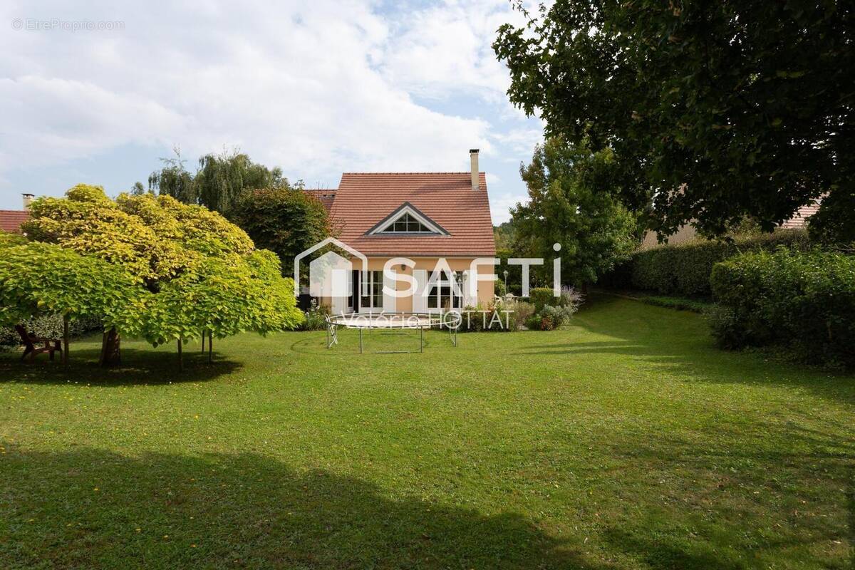 Photo 1 - Maison à CHAMBOURCY