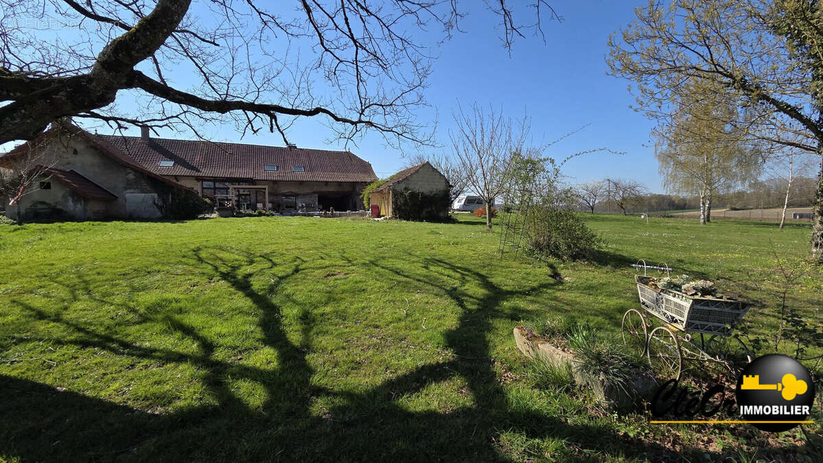 Maison à MOUTHIER-EN-BRESSE
