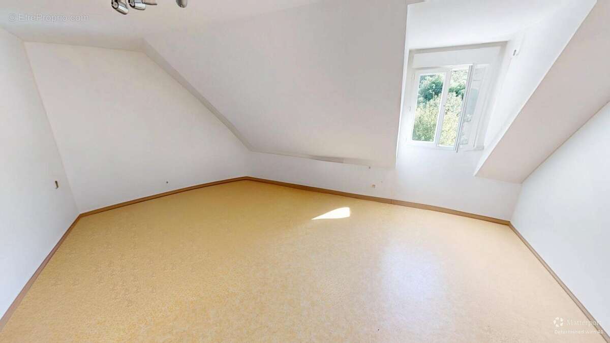 Maison à PARCAY-MESLAY