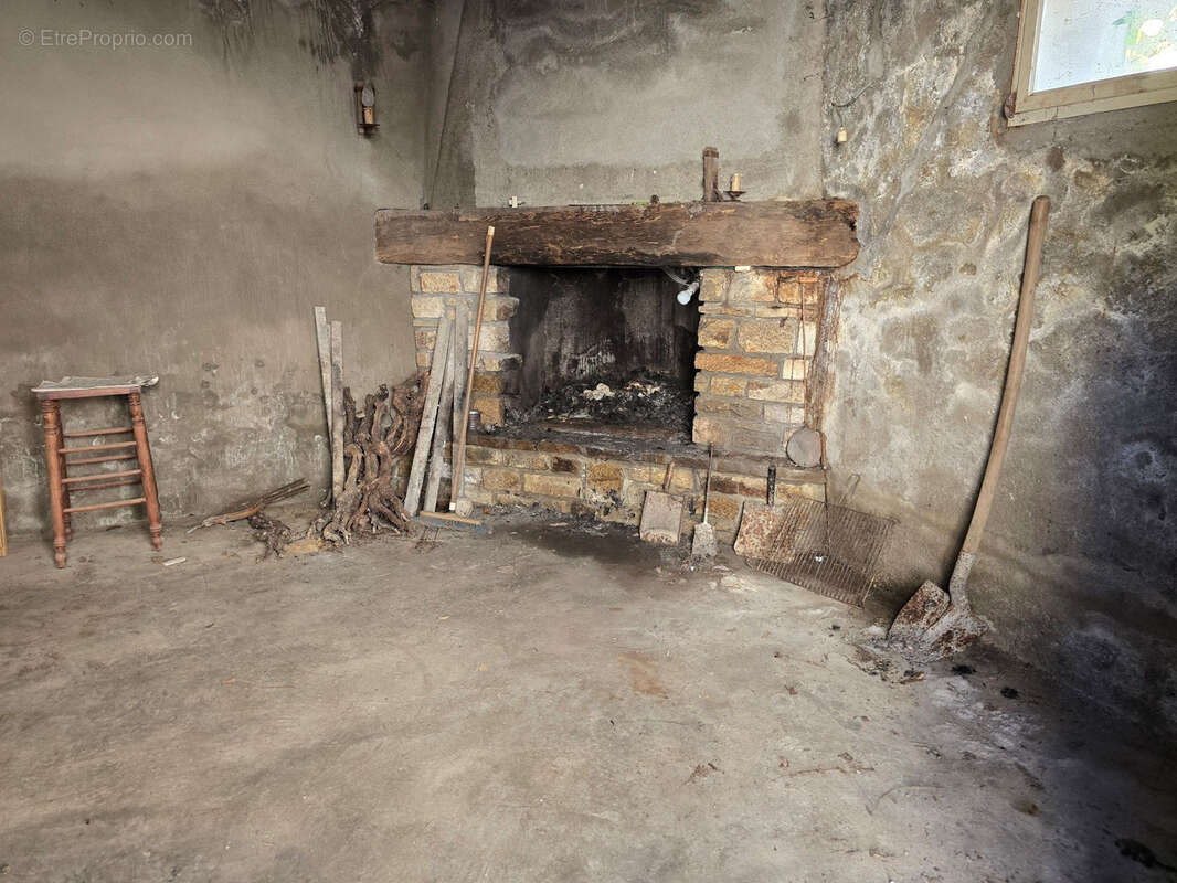 Maison à MONNIERES