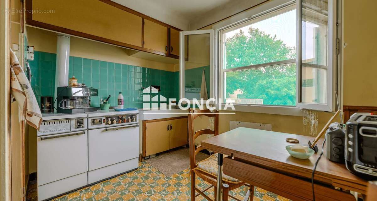 Le Pontet - Exclusivité : Maison 115 m² avec jardin arboré de 900 m² en plein centre-ville - photo 9