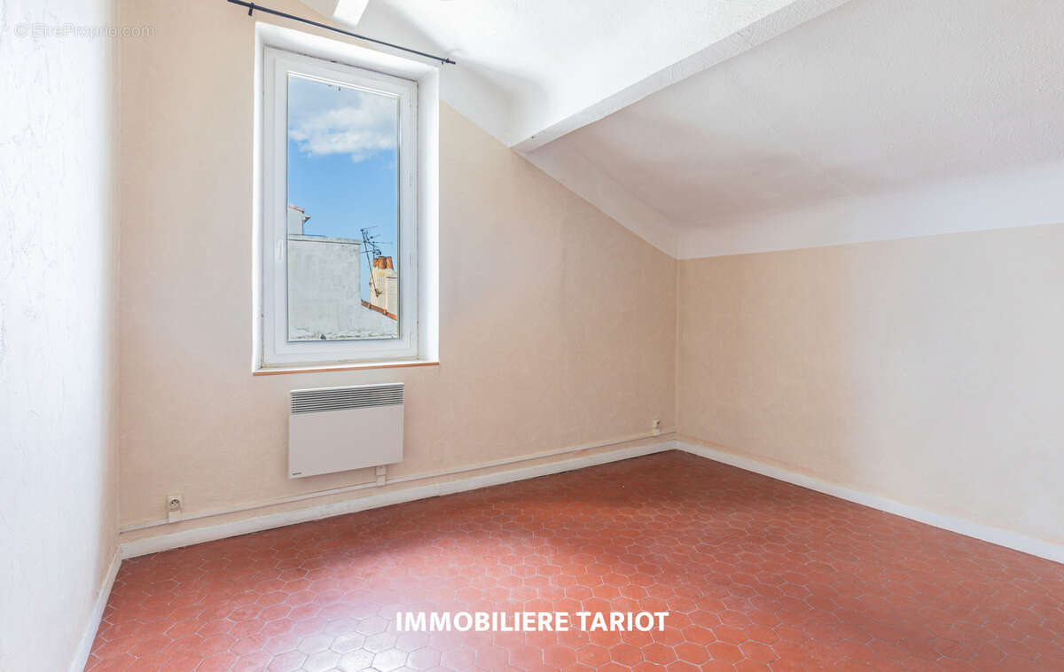 Appartement à MARSEILLE-4E