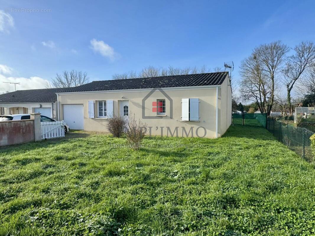 Maison à PONT-L'ABBE-D'ARNOULT