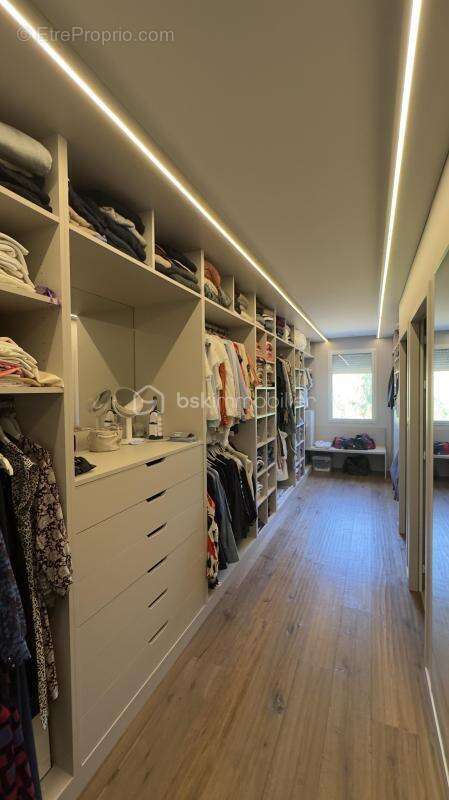 Maison 320 m² à Mortagne-Sur-Sevre  - photo 9
