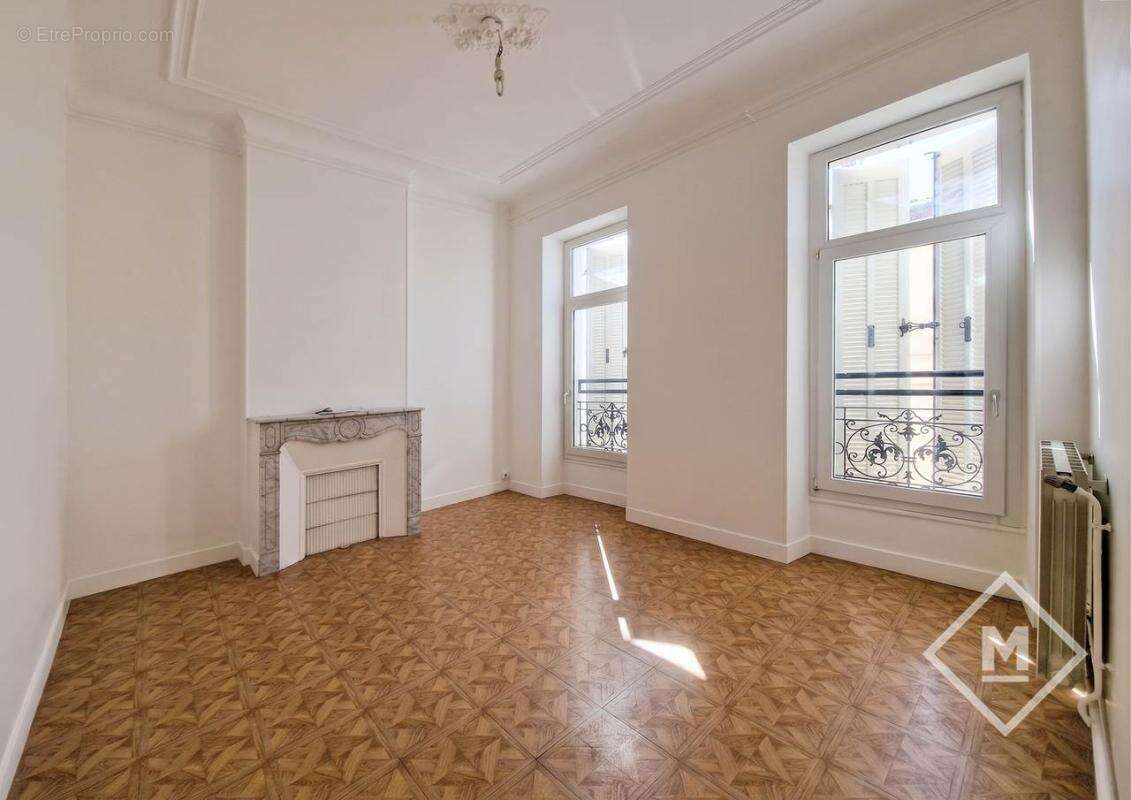 Appartement à MARSEILLE-5E