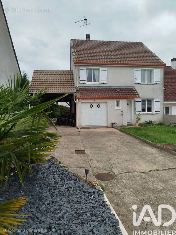 Photo 1 - Maison à SAINT-GERMAIN-DU-PUY