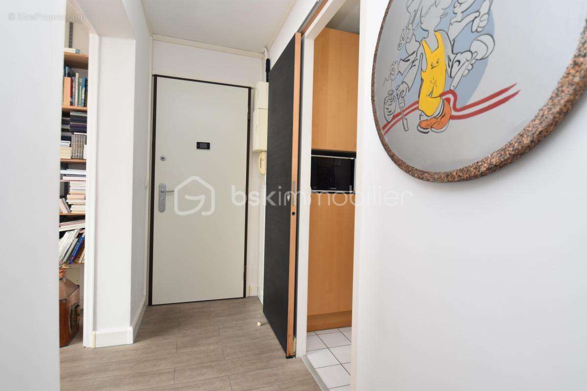 Appartement à LES CLAYES-SOUS-BOIS